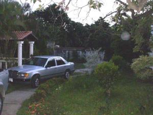 EILEEN CASTILLO Terreno  Venta Maracay El Castaño FLEXMLS-09-8623