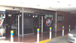 ERNESTO JIMENEZ Local Comercial En Venta En Caracas - La Trinidad C&oacute;digo FLEX: 09-8759 No.2