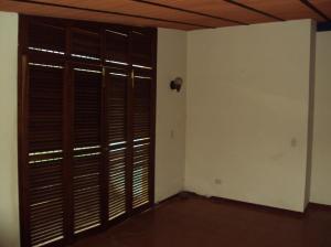 Soluci�n Inmobiliaria de Aragua, C.A Casa En Venta En Maracay - El Castaño C&oacute;digo FLEX: 09-9056 No.3