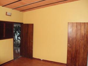 Soluci�n Inmobiliaria de Aragua, C.A Casa En Venta En Maracay - El Castaño C&oacute;digo FLEX: 09-9056 No.9