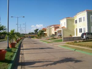 REAL & BUSINESS BROKER&acute;S C.A Townhouse En Venta En Ciudad Ojeda - La N C&oacute;digo FLEX: 09-9143 No.2