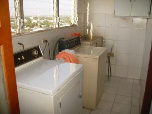 JUSMERI ESPINA Apartamento En Venta En Maracaibo - Santa Maria C&oacute;digo FLEX: 10-91 No.4