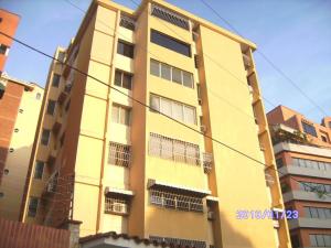 EILEEN CASTILLO Apartamento En Venta En Maracay - El Bosque C&oacute;digo FLEX: 10-427 No.2