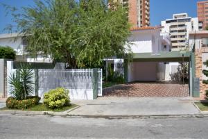 BELEN ALAYON Casa En Venta En Valencia - La Trigaleña C&oacute;digo FLEX: 10-472 No.1