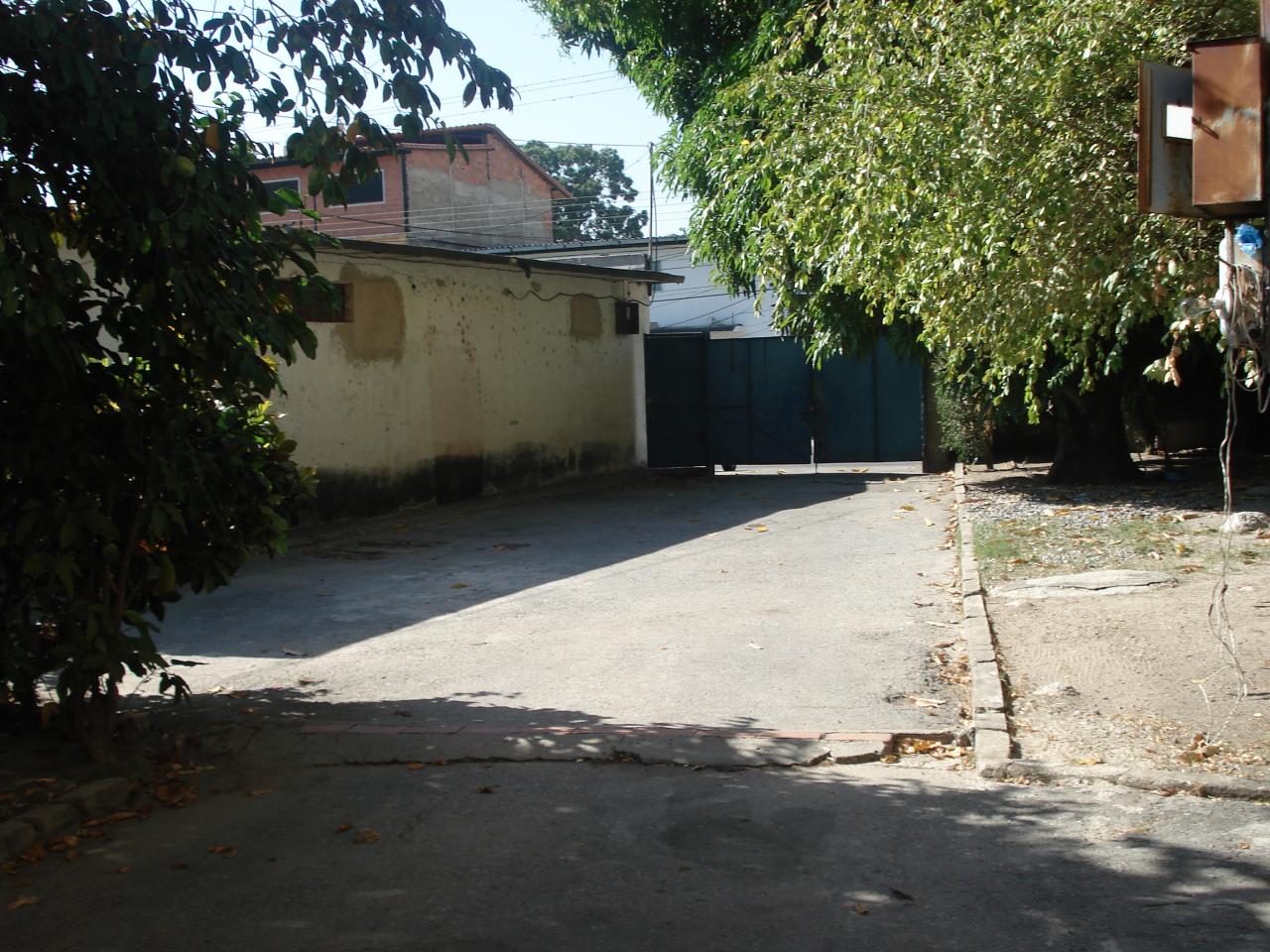 OSCAR ILLARRAMENDI Terreno Comercial En Venta En Maracay - El Limon C&oacute;digo FLEX: 10-700 No.2