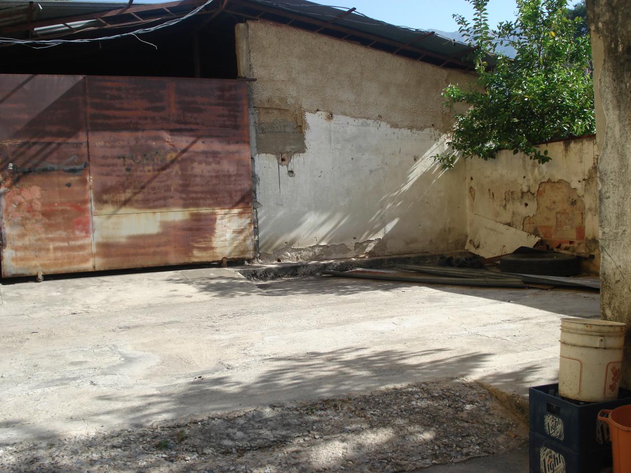 OSCAR ILLARRAMENDI Terreno Comercial En Venta En Maracay - El Limon C&oacute;digo FLEX: 10-700 No.5