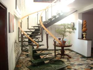 NURIA ROCAS Casa En Venta En Caracas - La Castellana C&oacute;digo FLEX: 10-560 No.7