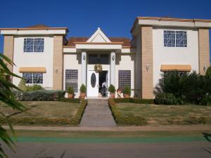 REAL & BUSINESS BROKER&acute;S C.A Townhouse En Venta En Ciudad Ojeda - La N C&oacute;digo FLEX: 09-9143