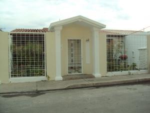 RENT-A-HOUSE ARAGUA Casa En Venta En Maracay - La Morita C&oacute;digo FLEX: 10-1184
