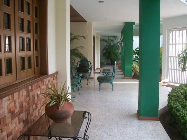 ANGEL PINTON Casa en Venta en La California en Maracaibo Código: 10-1206 No.1