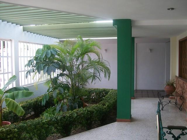 ANGEL PINTON Casa en Venta en La California en Maracaibo Código: 10-1206 No.3