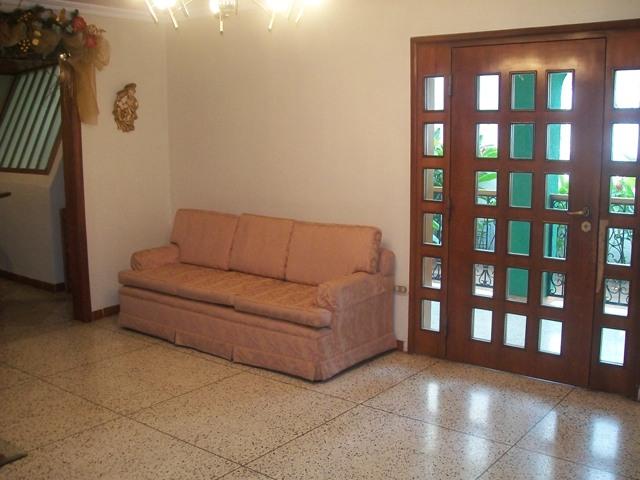 ANGEL PINTON Casa en Venta en La California en Maracaibo Código: 10-1206 No.6