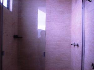 FRANQUICIA COMERCIAL GARIBALDI VALENCIA. Alquiler y venta de inmuebles a nivel nacional. Apartamento En Venta En Valencia - El Parral C&oacute;digo FLEX: 10-1357 No.7