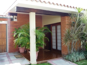 MARIA ALBA GIORDANO Casa En Venta En Valencia - Lomas del Este C&oacute;digo FLEX: 10-1680
