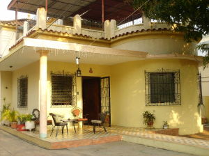 CARMI�A & ASOCIADOS Casa En Venta En Maracaibo - Las Delicias C&oacute;digo FLEX: 10-2006