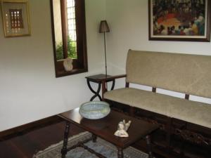 JUSMERI ESPINA Casa En Venta En Maracaibo - Avenida El Milagro C&oacute;digo FLEX: 10-2026 No.4