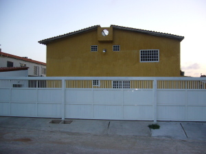 PEDRO ARNAL Townhouse Venta Municipio Maneiro Pampatar El Paraiso FLEXMLS-10-3163