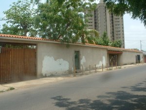 MARIEDOS DAVALILLO Local Comercial En Venta En Maracaibo - Avenida Delicias Norte C&oacute;digo FLEX: 10-3340 No.1