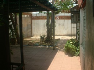 MARIEDOS DAVALILLO Local Comercial En Venta En Maracaibo - Avenida Delicias Norte C&oacute;digo FLEX: 10-3340 No.2