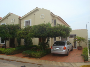 Townhouse / Venta / Maracaibo / Avenida Milagro Norte / FLEXMLS-10-3414