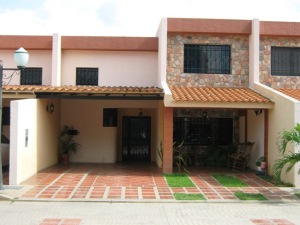 LISETH GONZALEZ Townhouse En Venta En Valencia - San Diego C&oacute;digo FLEX: 10-4473