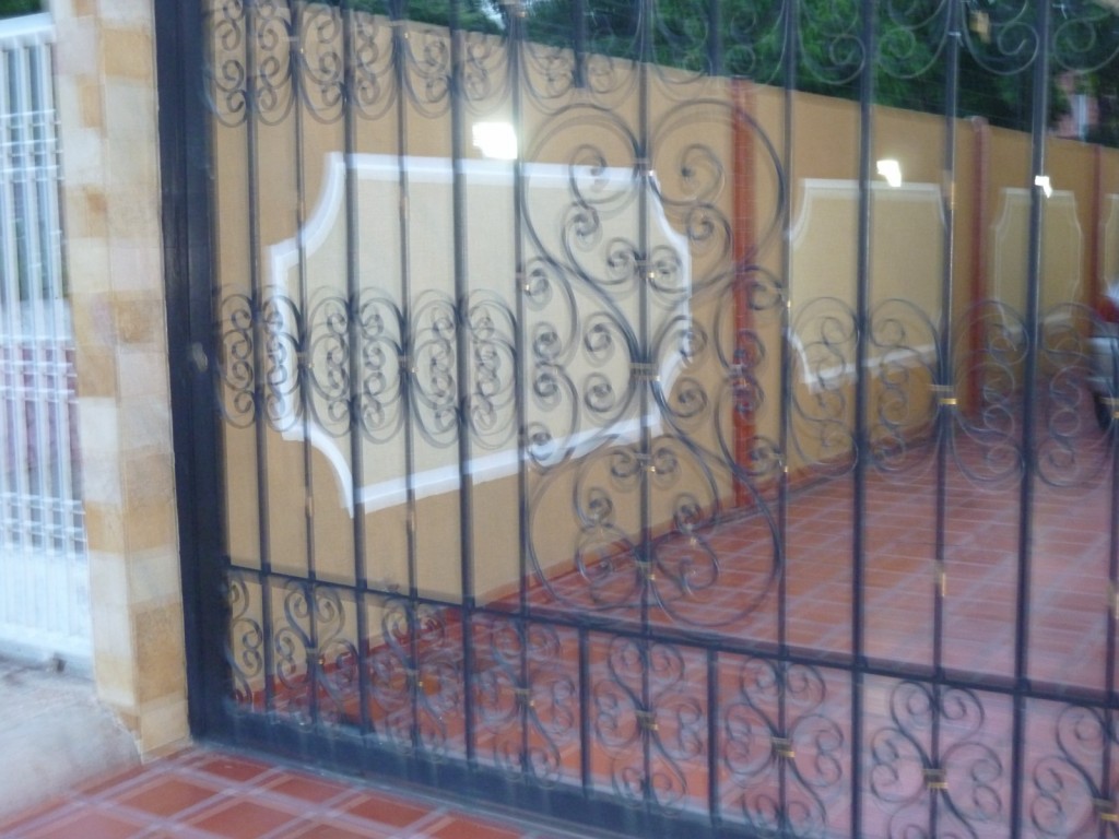 ANGEL PINTON Townhouse en Venta en La Coromoto en Maracaibo Código: 10-5193 No.2