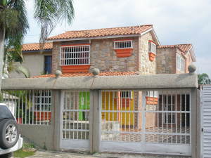 MARIA ALBA GIORDANO Casa En Venta En Municipio Naguanagua - Carialinda C&oacute;digo FLEX: 10-5272 No.2