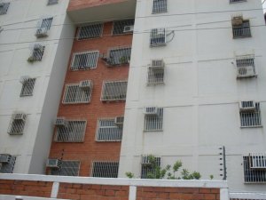 OSMAR GOMEZ Apartamento En Venta En Maracay - Base Aragua C&oacute;digo FLEX: 10-5370