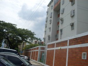 YOSELYN BOGIER Apartamento En Venta En Maracay - Base Aragua C&oacute;digo FLEX: 10-5370 No.1