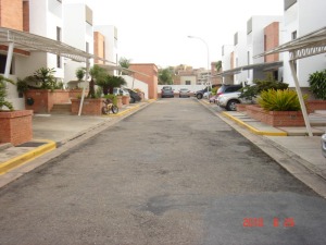 MARIA ALBA GIORDANO Townhouse Venta Valencia Altos de Guataparo FLEXMLS-10-5575