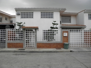 EILEEN CASTILLO Casa En Venta En Maracay - Villas Del Sol I C&oacute;digo FLEX: 10-6542 No.2