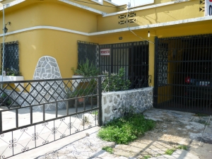 EILEEN CASTILLO Casa En Venta En Maracay - Avenida Constitucion Código FLEX: 10-6881 No.1