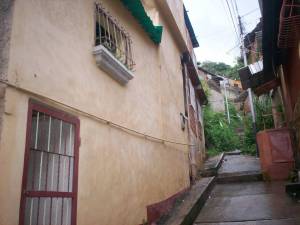 INMUEBLES  KSAMAR C.A. Casa en Venta en Bolivar en La Victoria C&oacute;digo: 10-7233 No.0