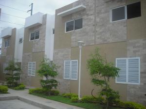 JUSMERI ESPINA Townhouse Venta Maracaibo San Jacinto FLEXMLS-10-7264