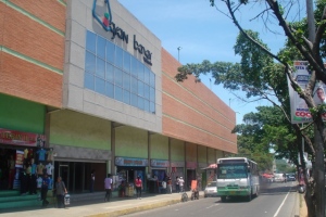 FRANQUICIA REGIONAL CENTRAL Local Comercial En Venta En Valencia - La Candelaria C&oacute;digo FLEX: 10-7797
