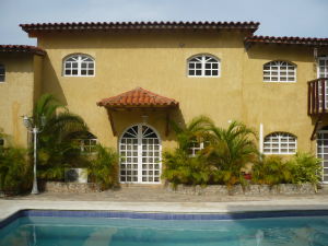 PEDRO ARNAL Townhouse Venta Municipio Antolin del Campo Paraguachi Playa El Agua FLEXMLS-10-7901