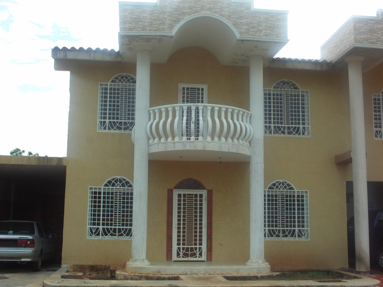         ANGEL PINTON Casa en Venta en La Coromoto en Maracaibo C&oacute;digo: 10-8135 No.2