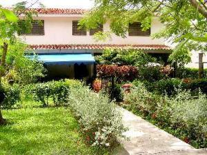 MASTER INTERNATIONAL Townhouse en Venta en Castillos de Monterrey en Higuerote C&oacute;digo: 10-8265 No.0