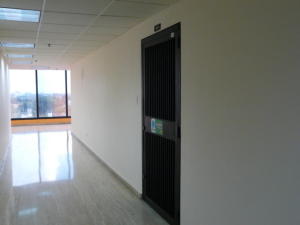 EILEEN CASTILLO Local Comercial En Venta En Maracay - Avenida Bolivar C&oacute;digo FLEX: 10-8662