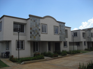 Townhouse / Venta / Maracaibo / Avenida Milagro Norte / FLEXMLS-10-8927