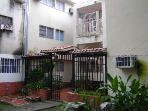 EILEEN CASTILLO Apartamento En Venta En Maracay - El Paseo C&oacute;digo FLEX: 10-9213 No.1