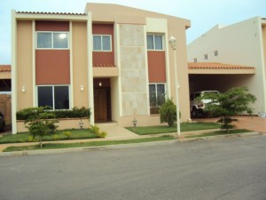 ALIRIO VALERA Townhouse En Venta En Maracaibo - El Milagro Norte C&oacute;digo FLEX: 10-9250