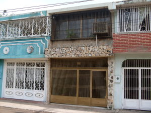 MASTER INTERNATIONAL Townhouse En Venta En Maracaibo - Lago Azul C&oacute;digo FLEX: 10-9257