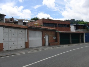 ERNESTO JIMENEZ Casa En Venta En Caracas - La Trinidad C&oacute;digo FLEX: 10-9290 No.0