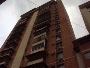 EILEEN CASTILLO Apartamento En Venta En Maracay - Zona Centro Código FLEX: 10-10108 No.2