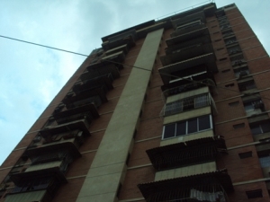EILEEN CASTILLO Apartamento En Venta En Maracay - Zona Centro Código FLEX: 10-10108 No.3