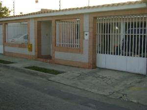 Casa / Venta / Barquisimeto / Parroquia Santa Rosa / FLEXMLS-11-231