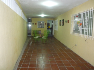 DORIS ACOSTA Casa En Venta En Maracaibo - Zona Norte C&oacute;digo FLEX: 11-431 No.3