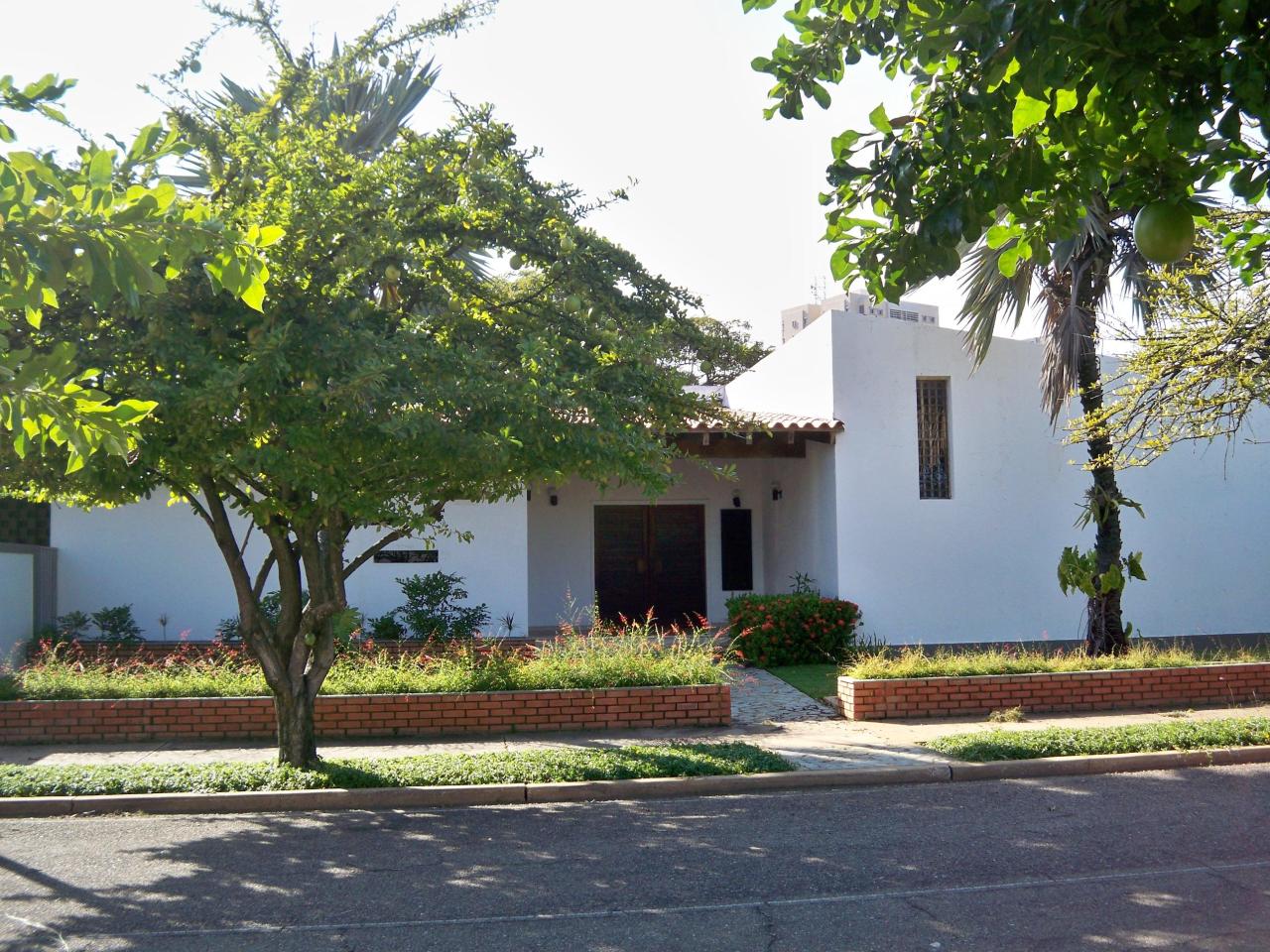 ANGEL PINTON Casa en Venta en La Estrella en Maracaibo Código: 11-371 No.0