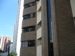 LUIS MONTENEGRO Rif V-02523213-1 Apartamento Venta Valencia Valles de Camoruco FLEXMLS-11-521